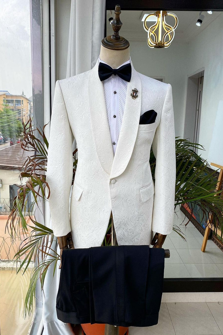 Fashionable White Jacquard Men's Wedding Suit for Groom with Black Pants