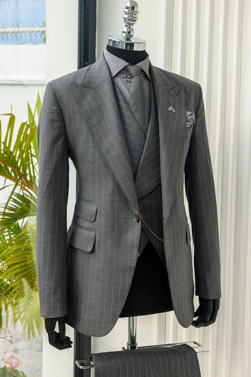 Classic 3 Piece Peaked Lapel Pinstripe Gray Men's Business Suit