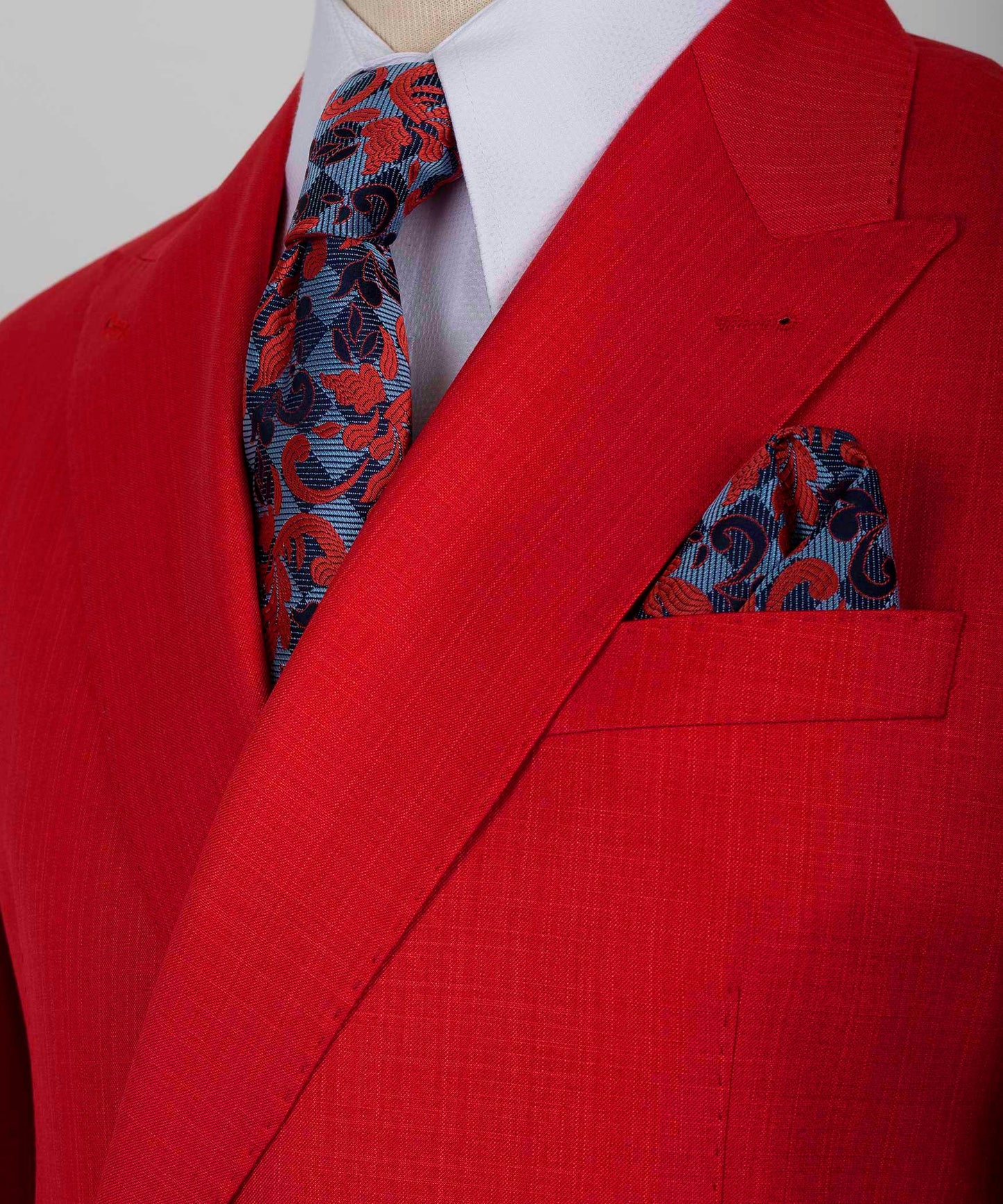 Hot Red Double Breasted Prom Men Suits with Gold Button