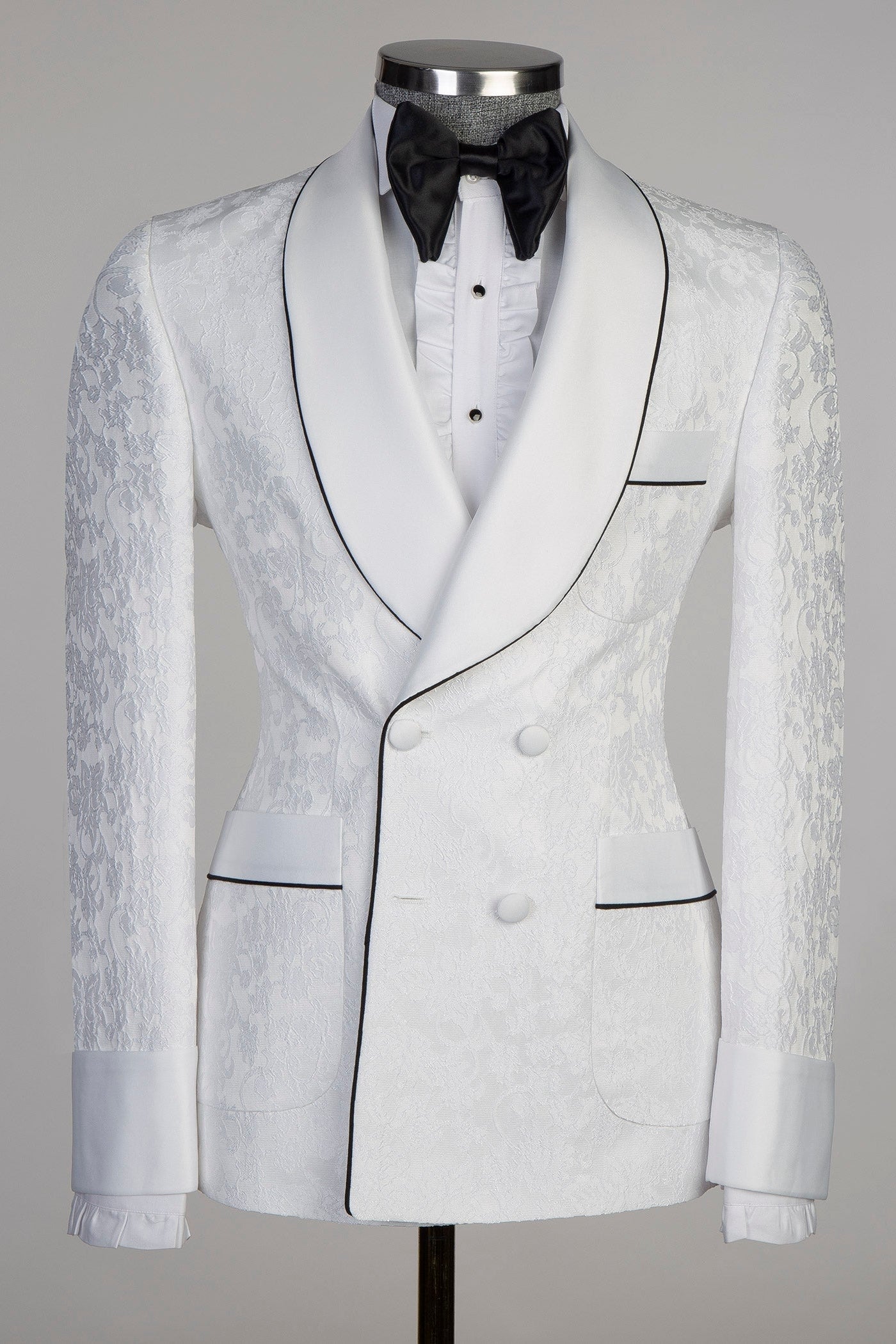 Chic White Jacquard Shawl Lapel Wedding Groom Suit with Belt