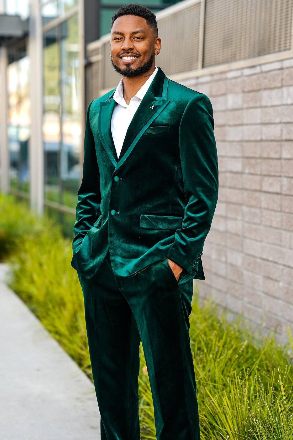 Stylish Green Velvet Peak Lapel 2 Pieces Men Suit