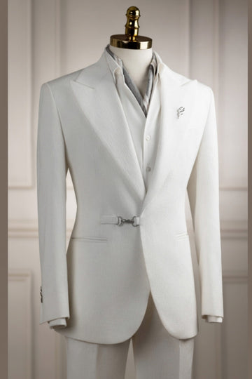 Chic White Peak Lapel Slim Fit Prom Suit with Buckle