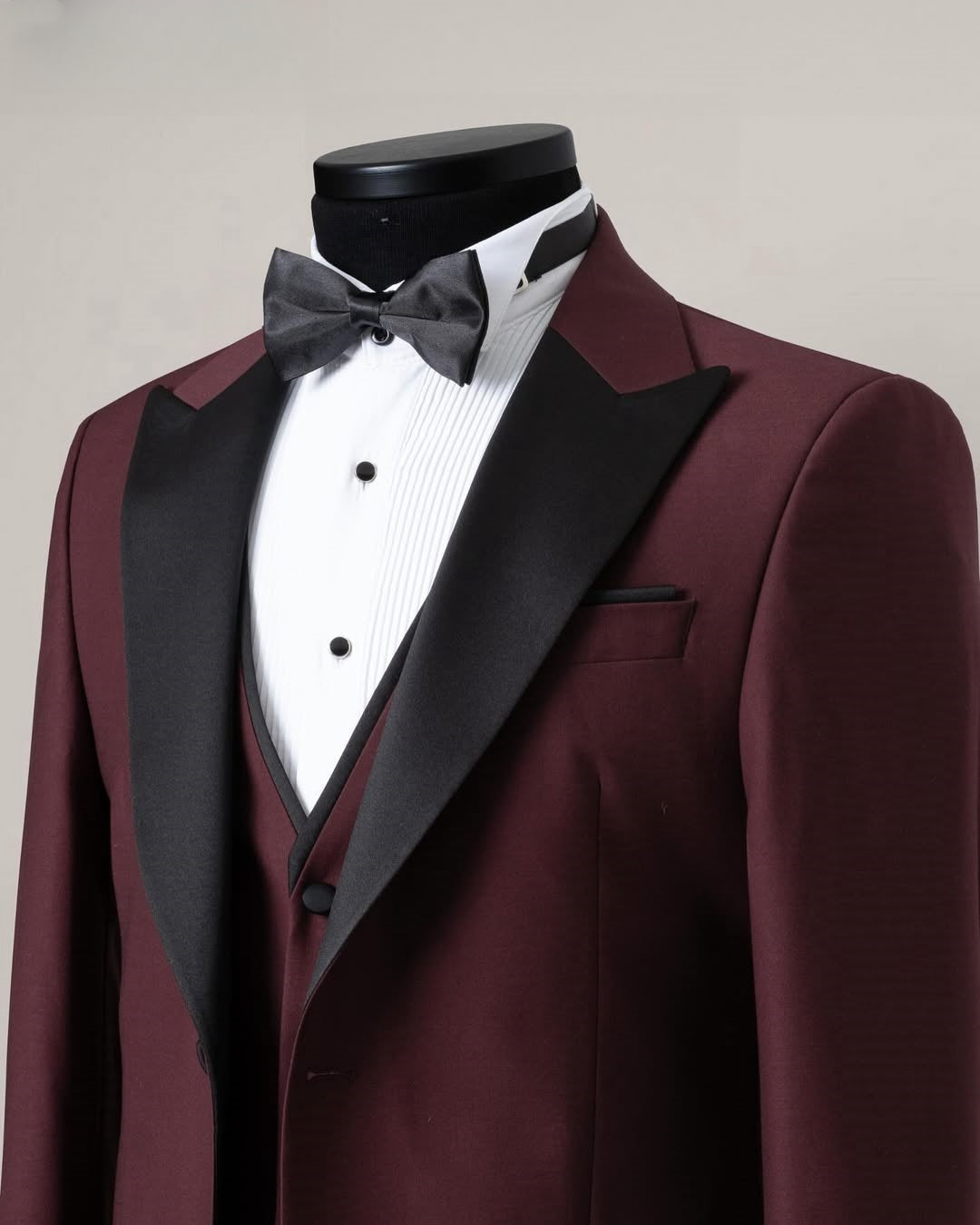 Well-Tailored 3 Piece Burgundy Wedding Suit with Black Lapel