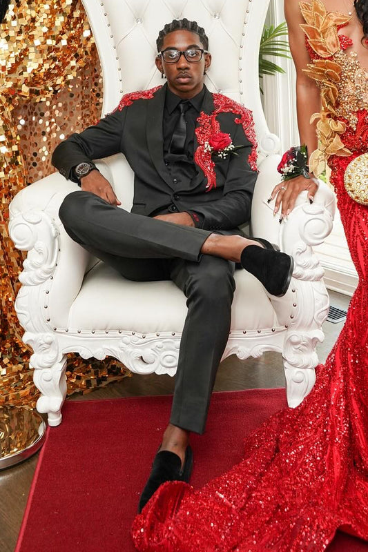 Prevalent Red Beadings Appliques Black Prom Suit Online