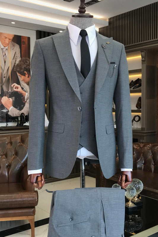 Simple 3 Piece Peaked Lapel Gray Men's Formal Business Suit