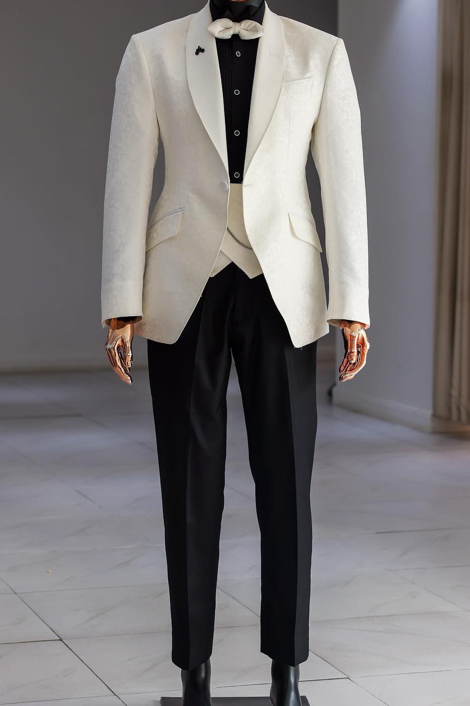 Well-fitted 3 Piece White Jacquard Wedding Suit for Groom with Black Pants