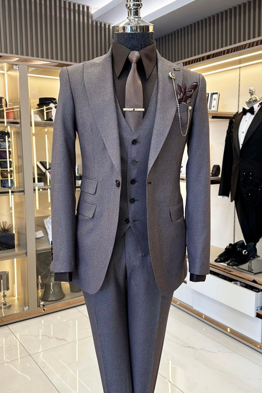 Exquisite 3 Piece Wide Peaked Lapel Men's Formal Suit for Business with Waistcoat