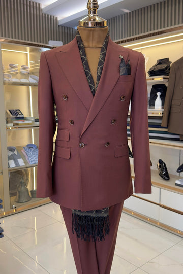 Elegant Wine Red Double Breasted Peaked Lapel Formal Business Suit