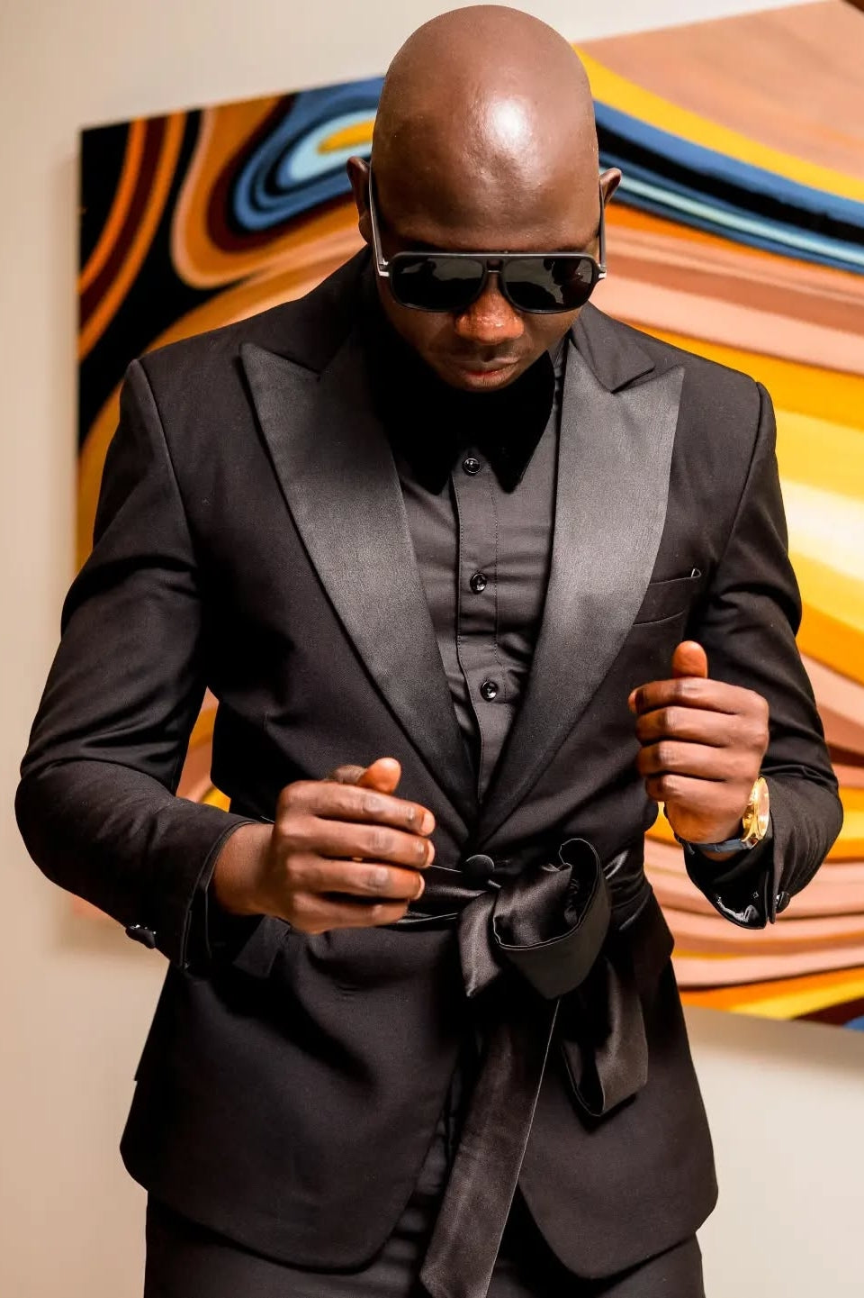 Bespoke Black Peak Lapel Slim Fit Prom Men Suits with Belt