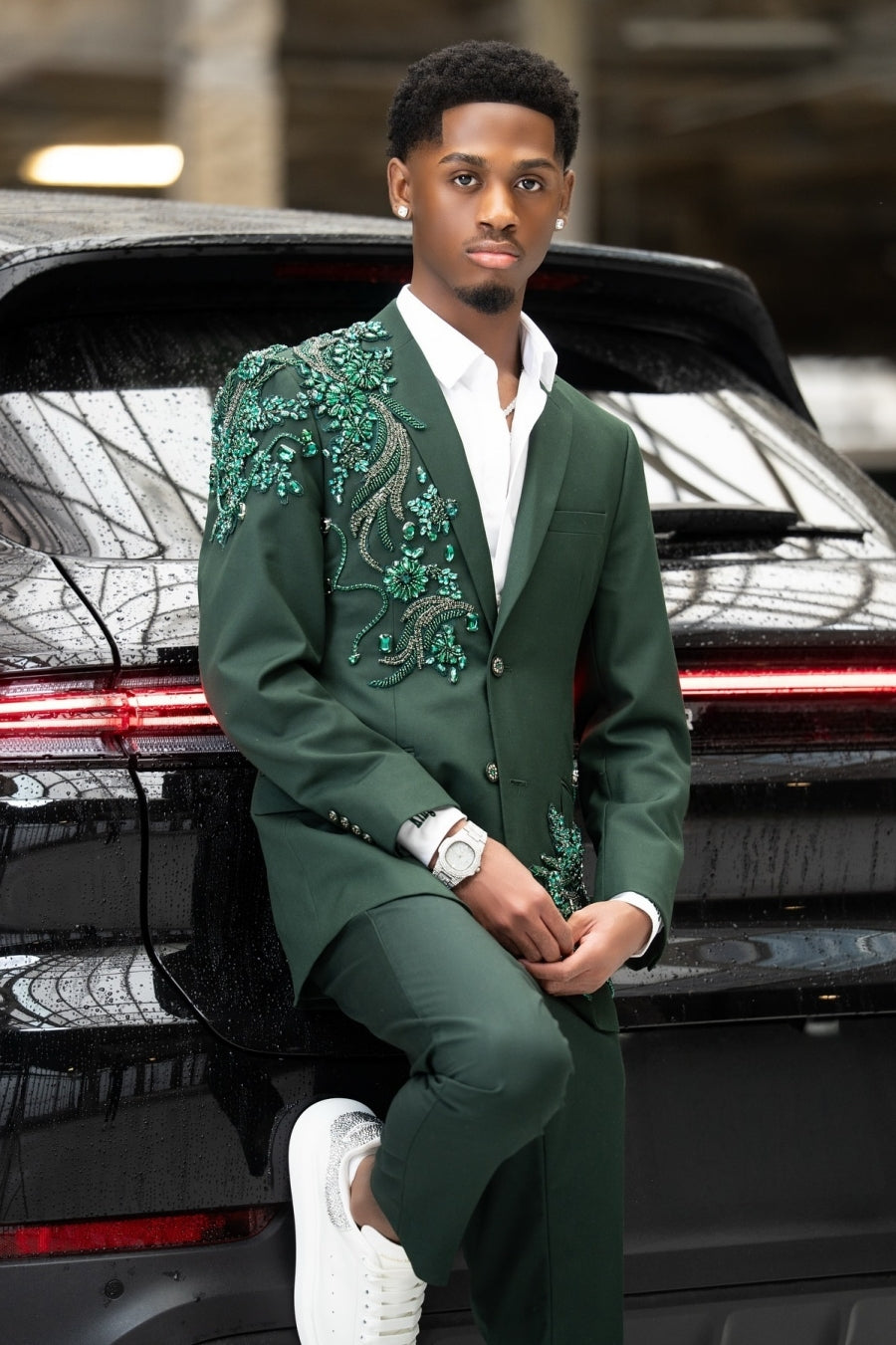 Modern Narrow Lapel Dark Green Beadings Crystals Prom Suit