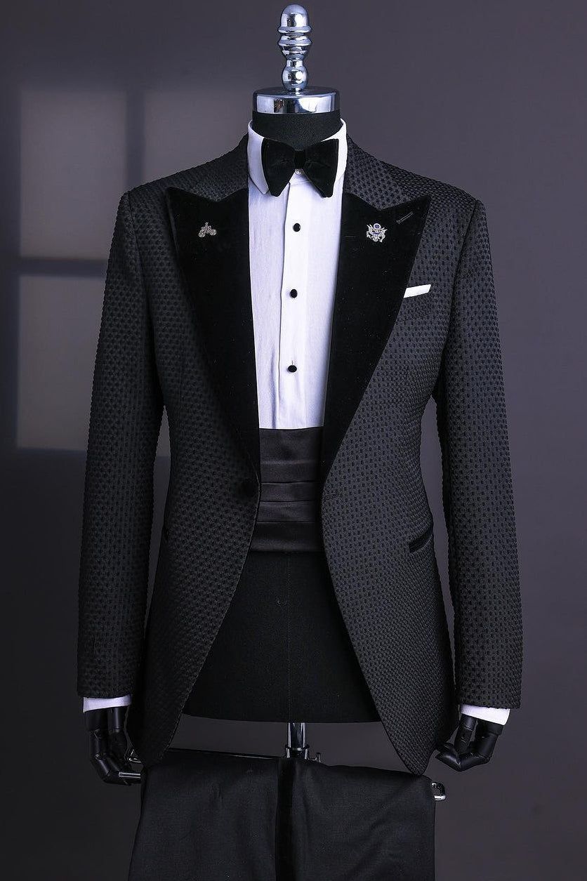 Textured Velvet Peaked Lapel Small Plaid Black Wedding Groom Suit