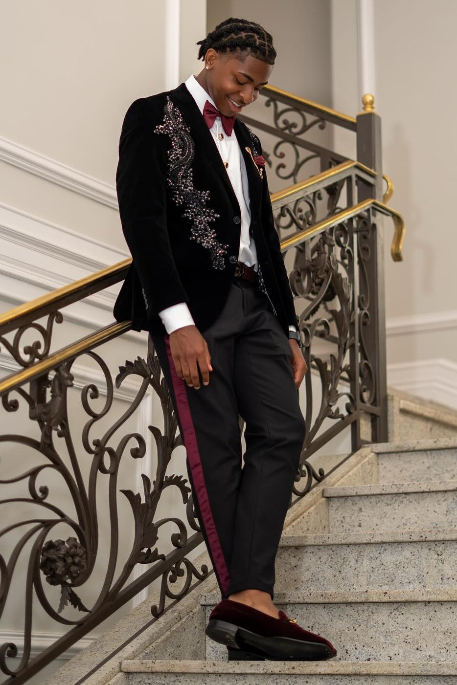 Customized Black Velvet Beading Appliques Prom Suit with Satin Seam Edge