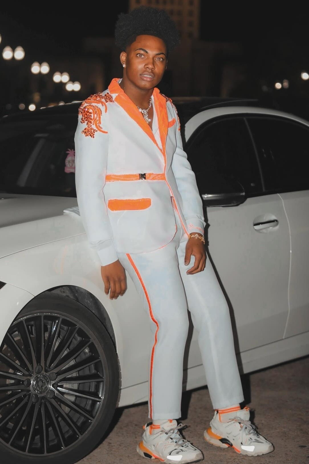 New Arrival Orange Sequin Beaded Appliqué Prom Suit with Buckle