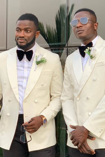 Classic White Double Breasted Peak Lapel Groomsmen Suits