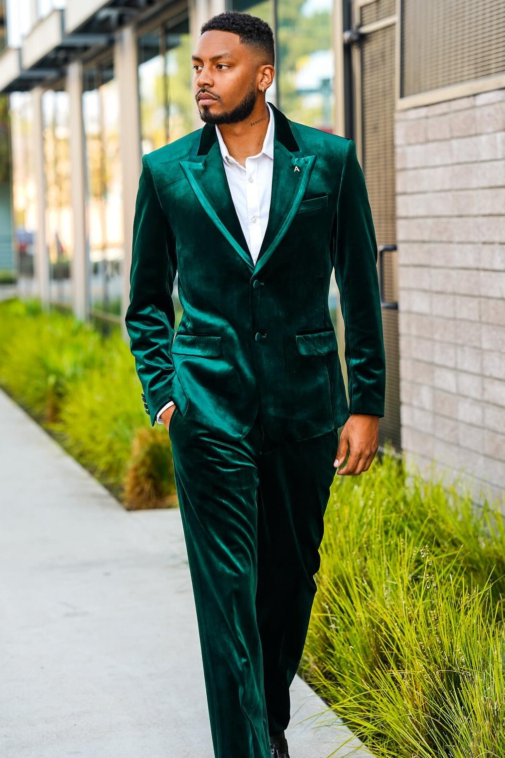 Stylish Green Velvet Peak Lapel 2 Pieces Men Suit