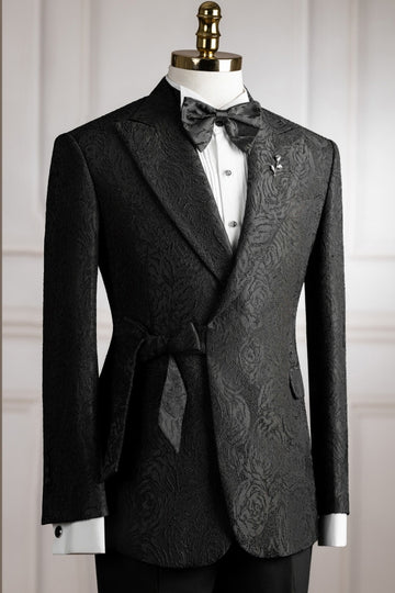 Stylish Black Jacquard Peaked Lapel Men Suits with Belt