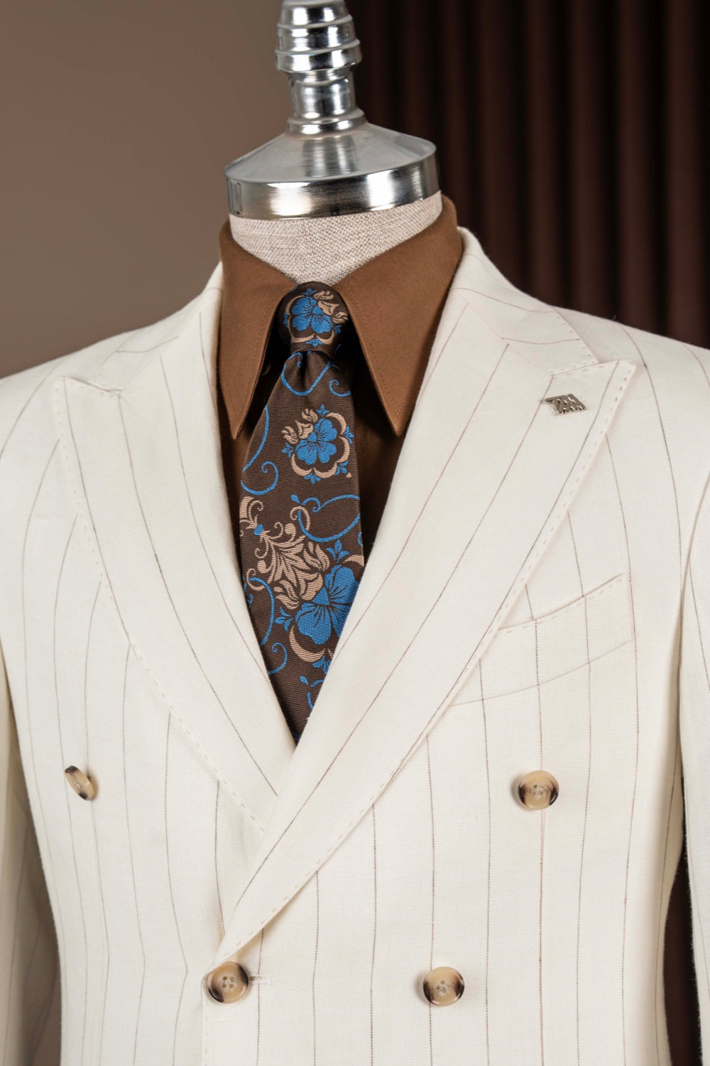 White Striped Double Breasted 2 Flap Pockets Men Suits