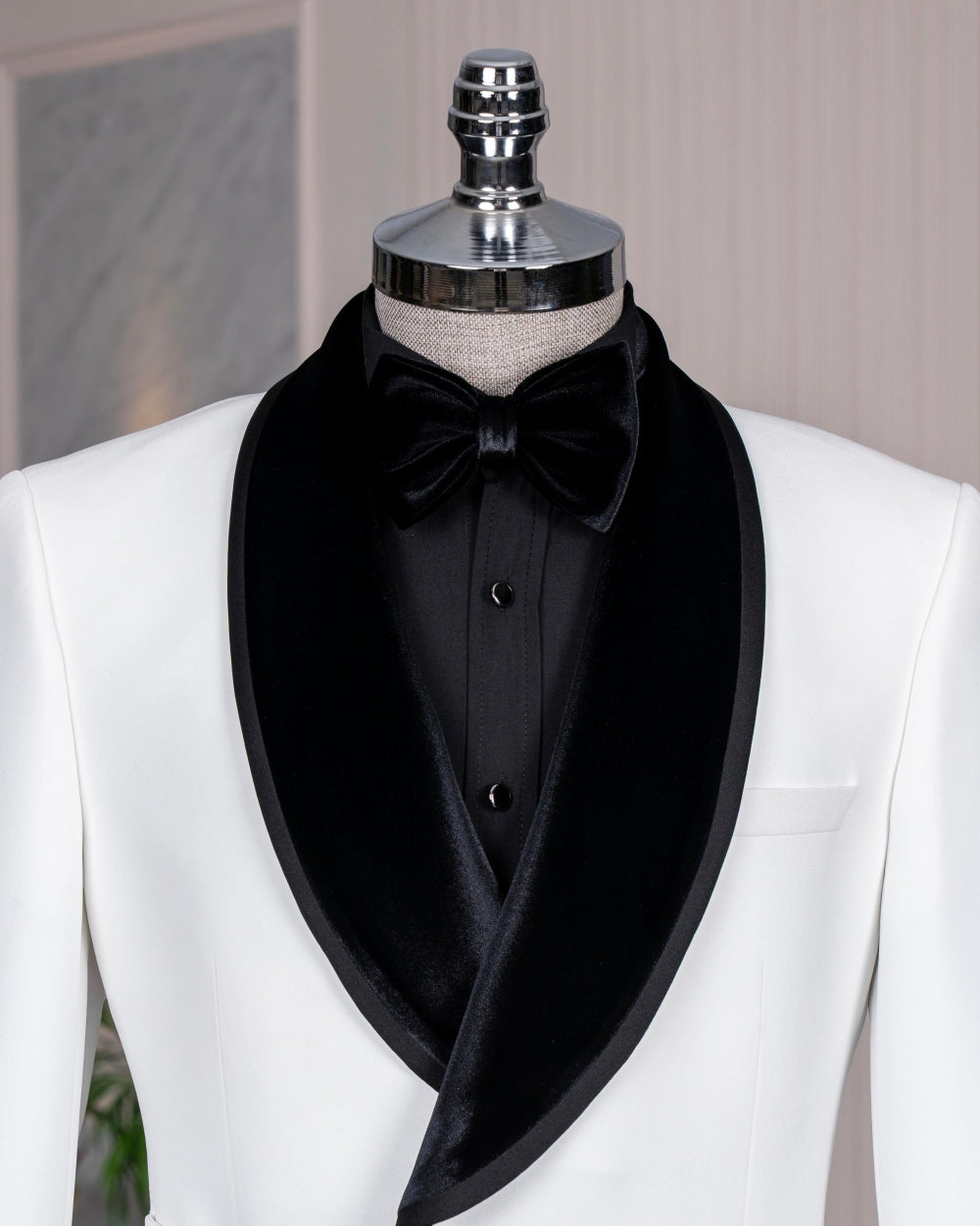 White Velvet Lapel Wedding Men Suits with Silver Buckle