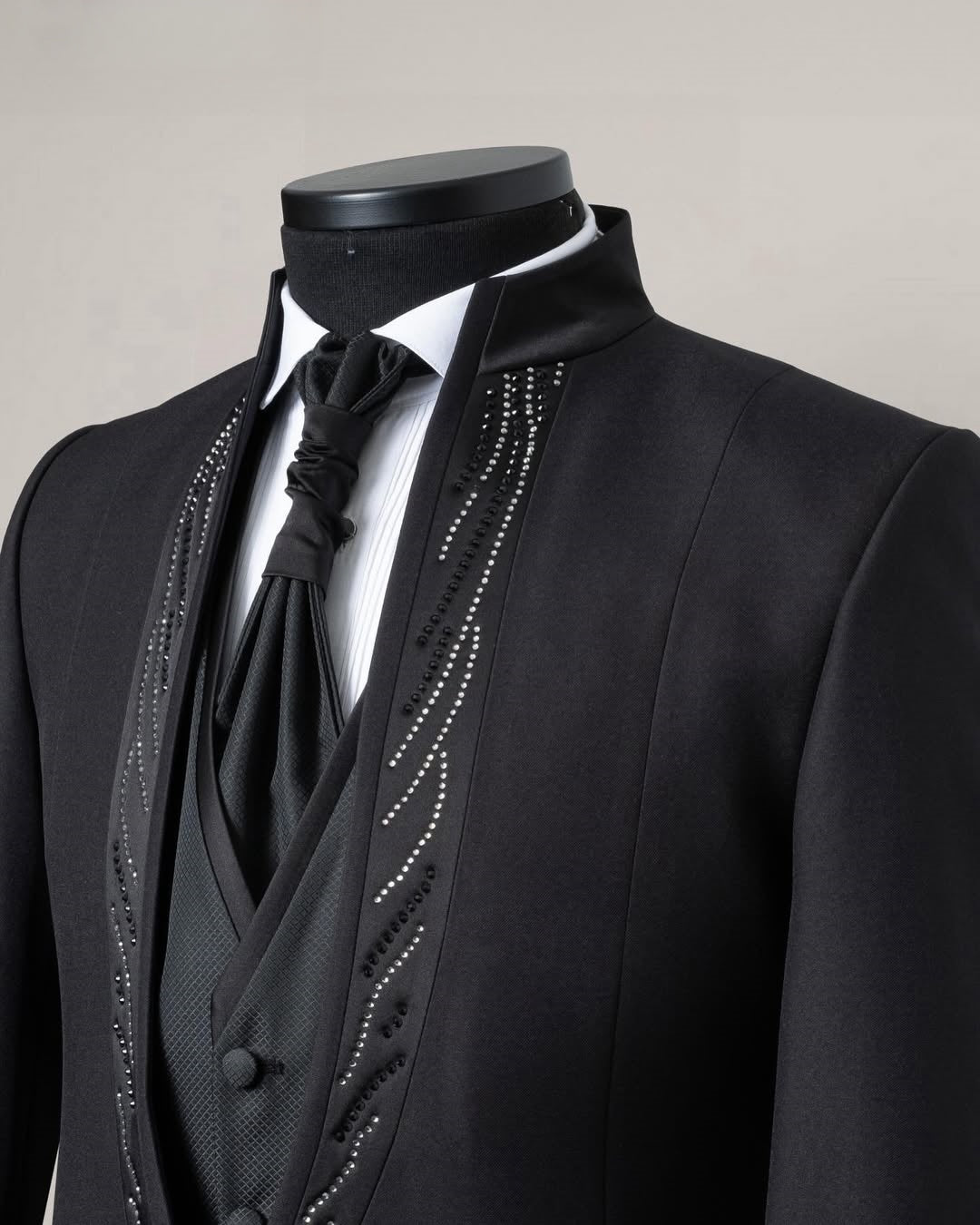 Modern Stand-Collar 3 Piece Black Men's Wedding Suit with Beadings