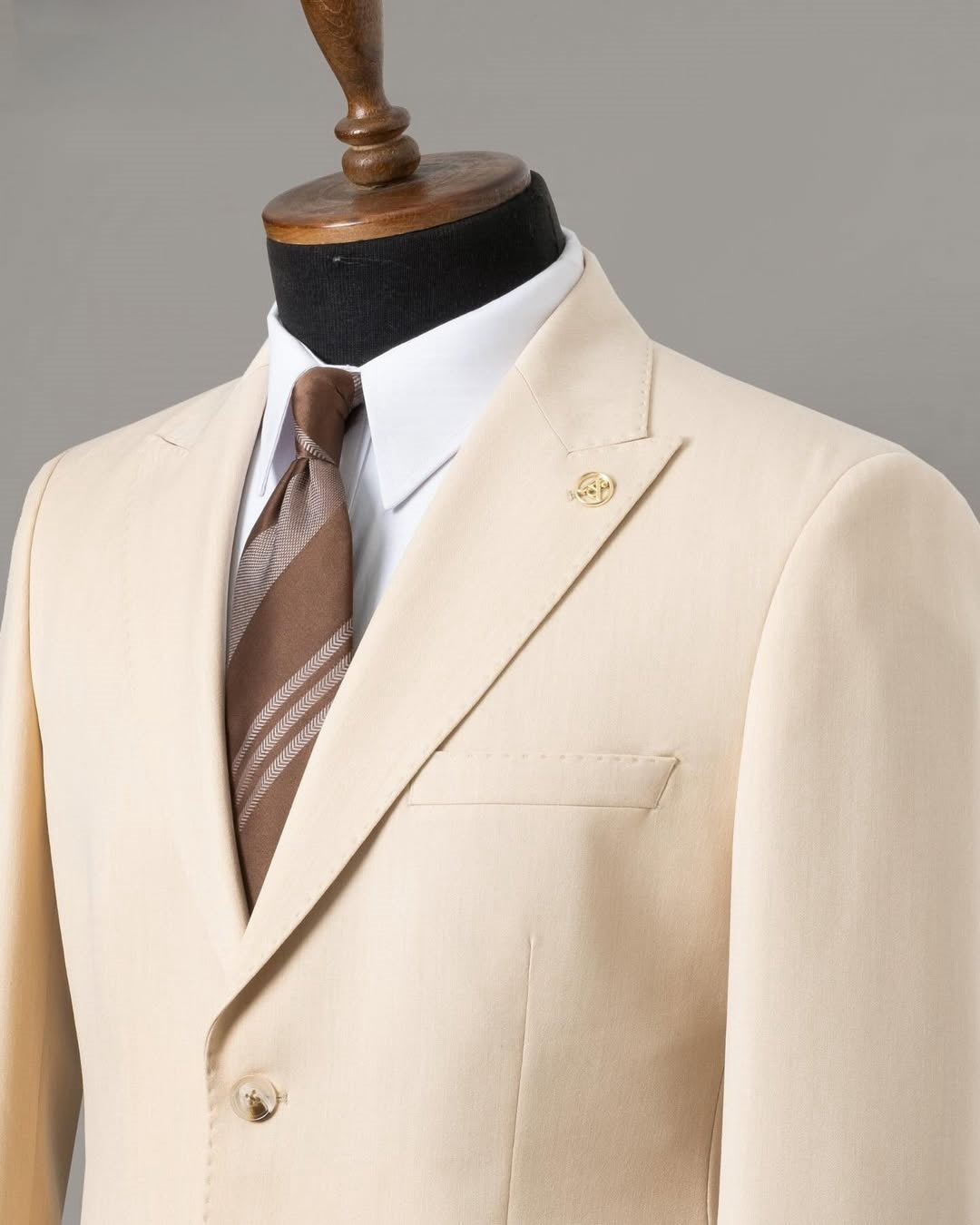 Light Khaki Men's Formal Business Suit with Flap Pockets