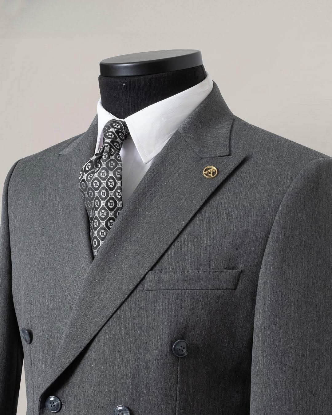 Elegant Double Breasted Patch Pockets Dark Gray Business Suit