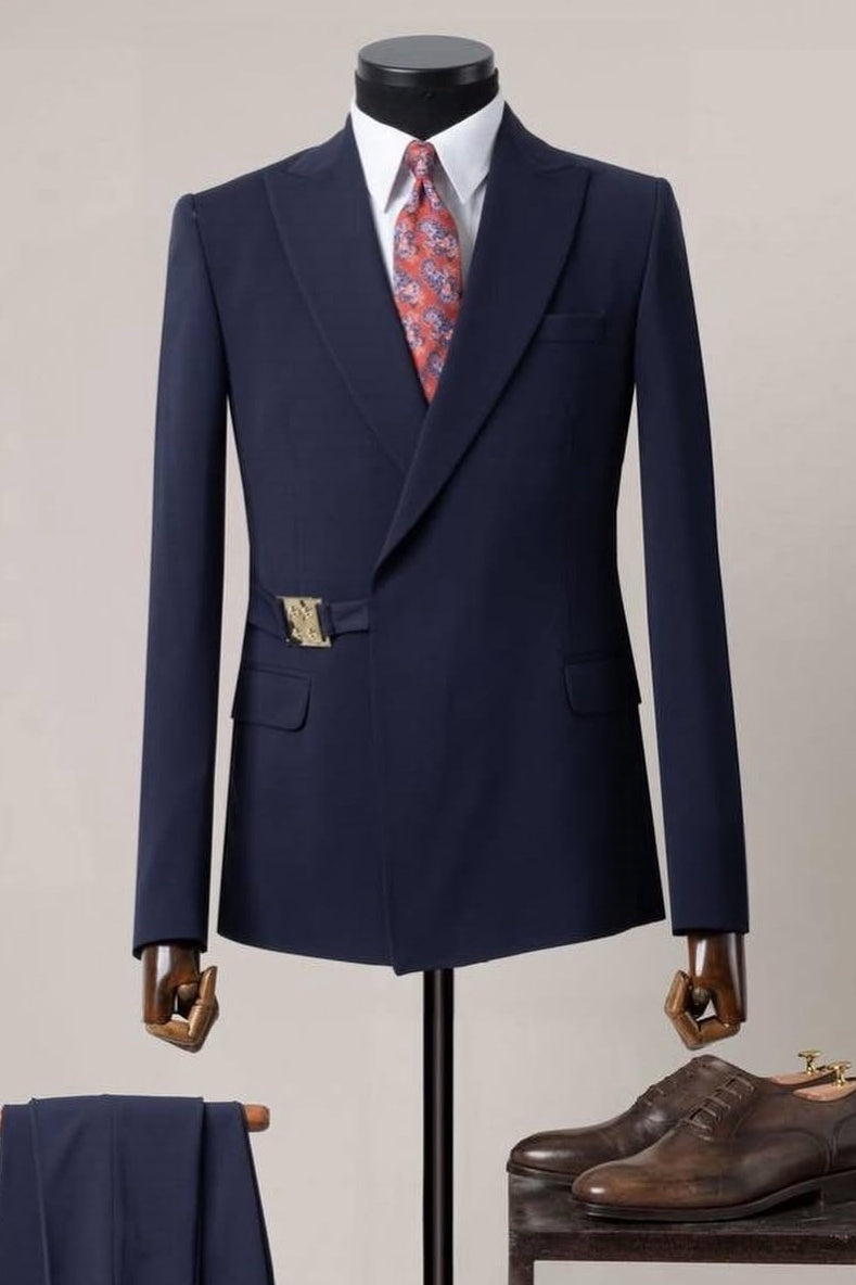 Dark Navy Peaked Lapel Prom Suit with Gold Buckle