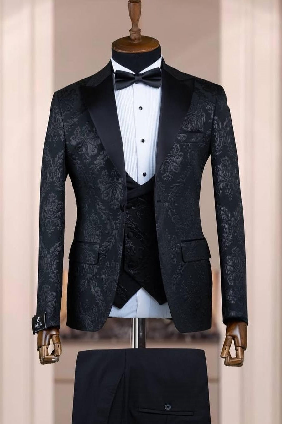 Black Jacquard 3 Pieces Slim Fit Prom Outfits for Boy