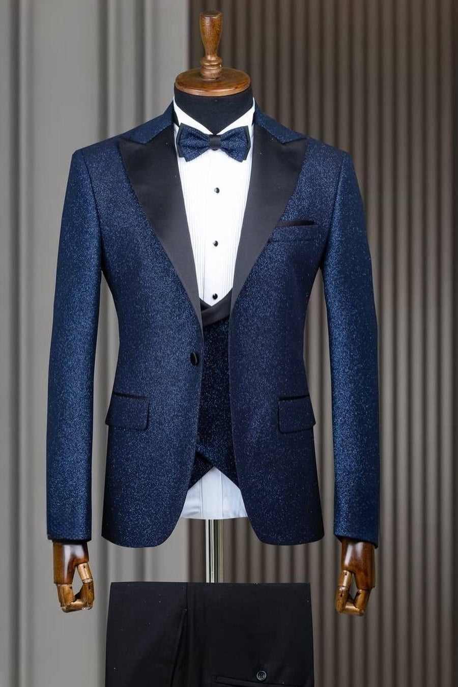 Navy Blue 3 Pieces Peaked Lapel Prom Suit with Waistcoat