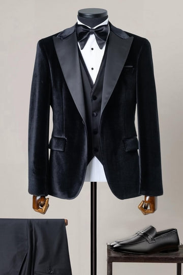 Modern Black Velvet Peaked Lapel Prom Suit