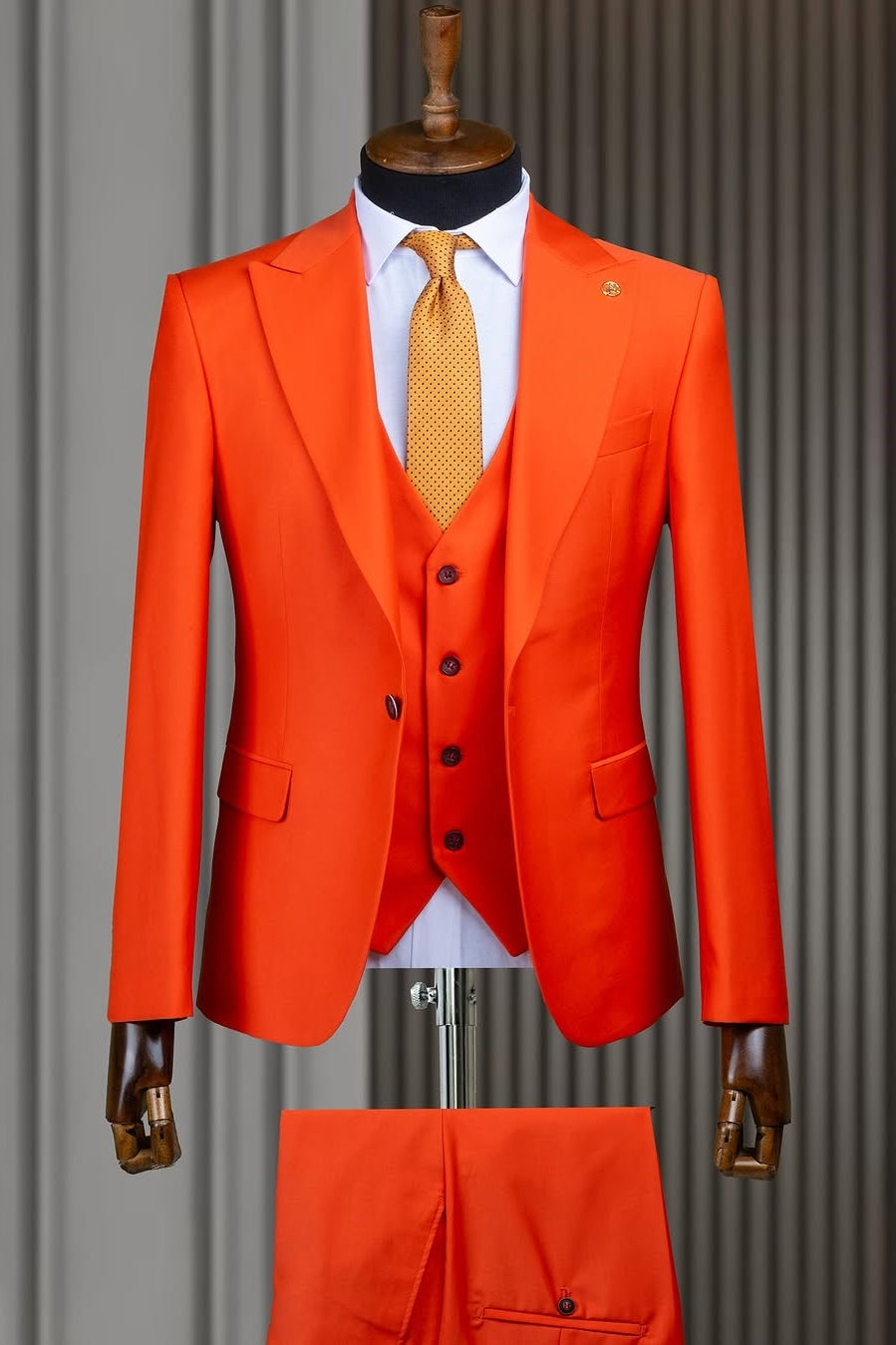 Orange 3 Pieces Peaked Lapel Slim Fit Men Suit