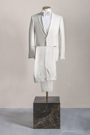 Simple White Peak Lapel 3-Piece Business Suits