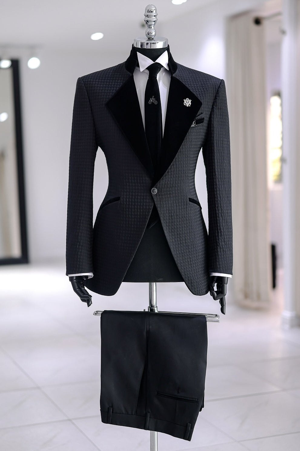 Black Houndstooth One Button Men Suit with Velvet Lapel