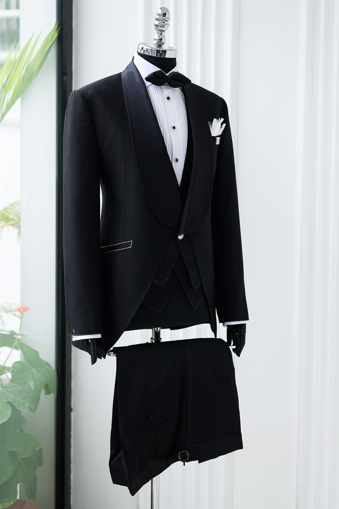 Fashionable Black 3-Piece Shawl Lapel Men Suits